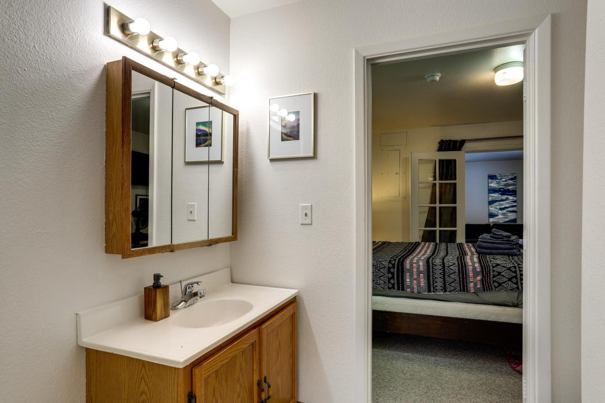 Waterfront Apt, Walk To Town And Coastal Trail! Anchorage Exterior photo